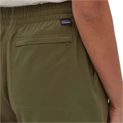 PATAGONIA W'S FLEETWITH SHORTS FATIGUE GREEN 23 11 PATAGONIA W'S FLEETWITH SHORTS FATIGUE GREEN 23 -Magasin de matériel d'alpinisme 9 105180 w s fleetwith shorts fatigue green 57400 ftgn 05