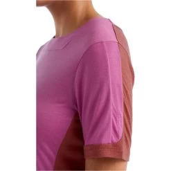 ICEBREAKER W ZONEKNIT SS TEE COSMIC/GRAPE/CB 22 -Magasin de matériel d'alpinisme 9 106028 w zoneknit ss tee cosmic grape cb ib0a59lj343 05