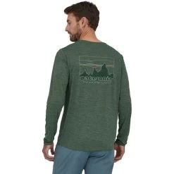 PATAGONIA M'S L/S CAP COOL DAILY GRAPHIC SHIRT '73 SKYLINE: PINYON GREEN X-DYE 23 8 PATAGONIA M'S L/S CAP COOL DAILY GRAPHIC SHIRT '73 SKYLINE: PINYON GREEN X-DYE 23 -Magasin de matériel d'alpinisme 9 110820 m s l s cap cool daily graphic shirt 73 skyline pinyon green x dye 45190 skpx 03
