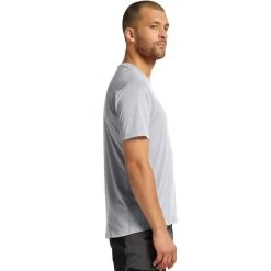 Haglöfs HAGLOFS RIDGE TEE M CONCRETE SOLID 22 -Magasin de matériel d'alpinisme 9 116247 ridge tee m concrete solid 605156 4v6 05