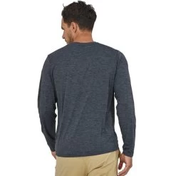 PATAGONIA M'S L/S CAP COOL DAILY GRAPHIC SHIRT LINE LOGO RIDGE STRIPE: SMOLDER BLUE X-DYE 22 -Magasin de matériel d'alpinisme 9 121231 45190 libx 04