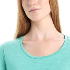 ICEBREAKER MERINO W SPHERE II SS SCOOP TEE FRESH HTHR 23 -Magasin de matériel d'alpinisme 9 124867 ib0a56ey832 05