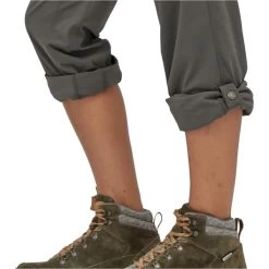 PATAGONIA W'S QUANDARY PANTS - REG FORGE GREY 23 -Magasin de matériel d'alpinisme 9 126883 55416 fge 05
