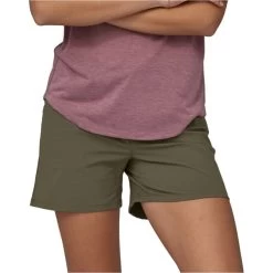PATAGONIA W'S QUANDARY SHORTS - 5 IN. BASIN GREEN 23 -Magasin de matériel d'alpinisme 9 126934 58091 bsng 02