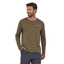 PATAGONIA M'S L/S CAP COOL DAILY GRAPHIC SHIRT SLOW GOING BASIN GREEN X-DYE 23 10 PATAGONIA M'S L/S CAP COOL DAILY GRAPHIC SHIRT SLOW GOING BASIN GREEN X-DYE 23 -Magasin de matériel d'alpinisme 9 128225 45190 slgx 04