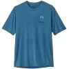PATAGONIA M'S CAP COOL DAILY GRAPHIC SHIRT SLOW GOING WAVY BLUE X-DYE 23 -Magasin de matériel d'alpinisme 9 128232 45235 slwx 01
